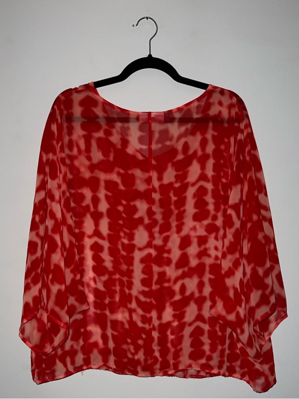 Jennifer Lopez Red and Cream V-Neck Tie-Dye Tunic - Picture 2 of 3